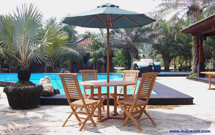 TGF 035 C  Round Umbrella Table D 120 & TGF 080  Hampton Folding Chair (4 pcs) & TGF 039 A  Round Um