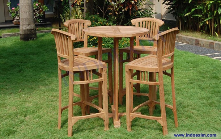 TGF 093 A  Balmoral Bar Table D 80 & TGF 090  Batavia Bar Chair (4 pcs)