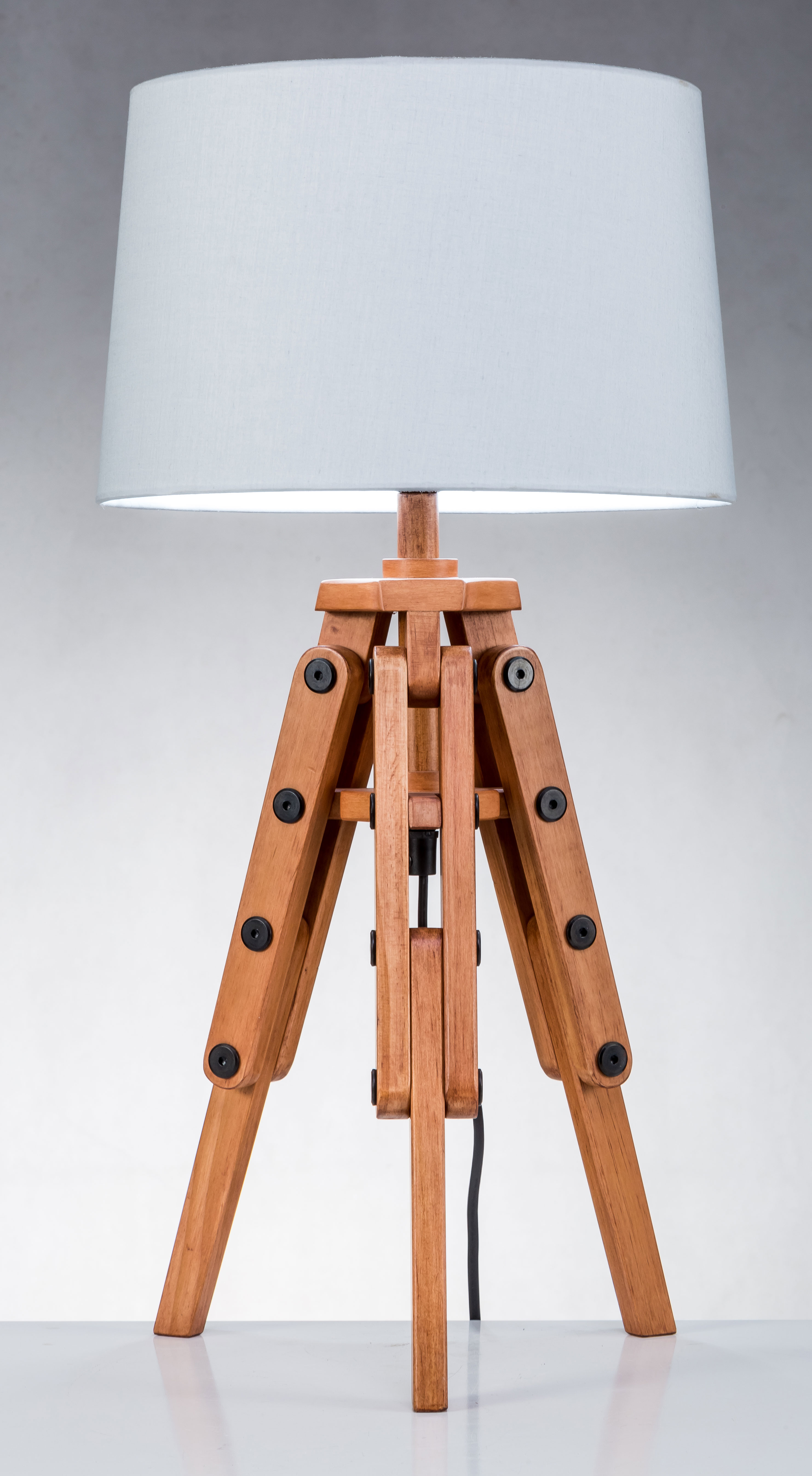 MARINER WOODEN TRIPOD LAMP-1