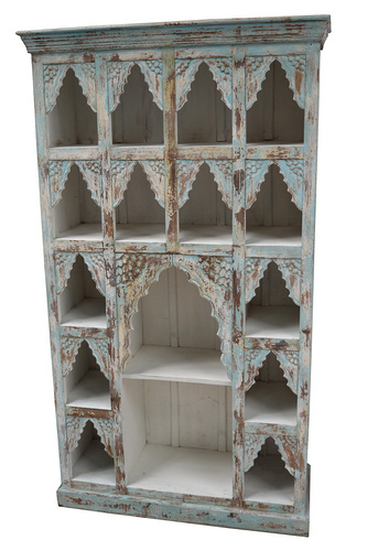 WDN. CARVED ARCH DISPLAY SHELF