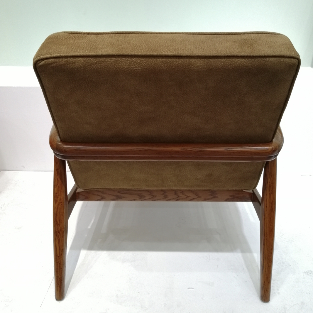 950249 unge Chair-test