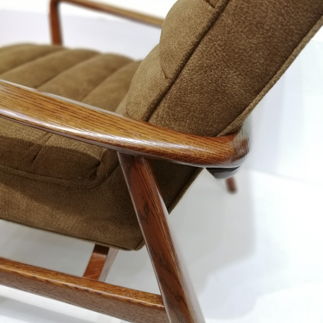 950249 unge Chair-test