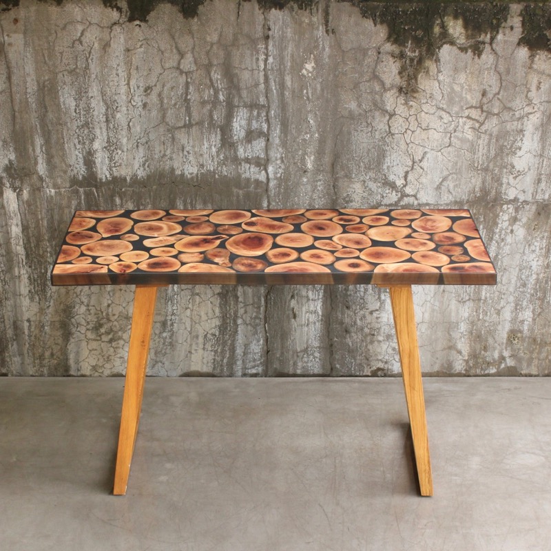 Broadwa with wood-test