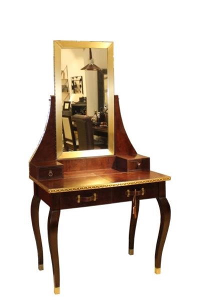 DRESHINHING TABLE-test