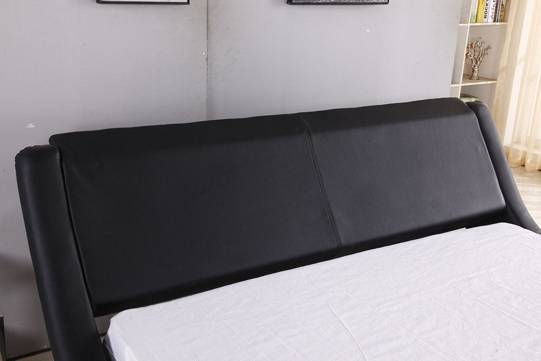 Fashion bed in black PU