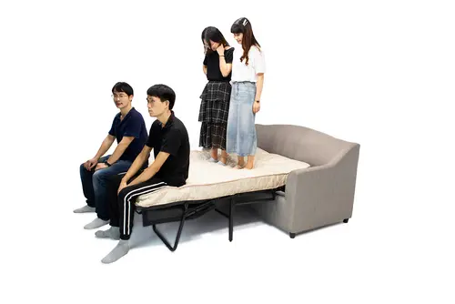 Bi-fold sofa bed mechanism for hotel use
