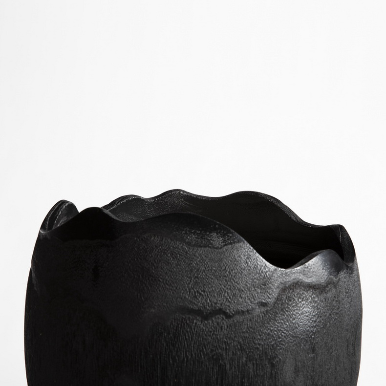 Wooden vase GB19035