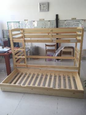 Pine bunk bed