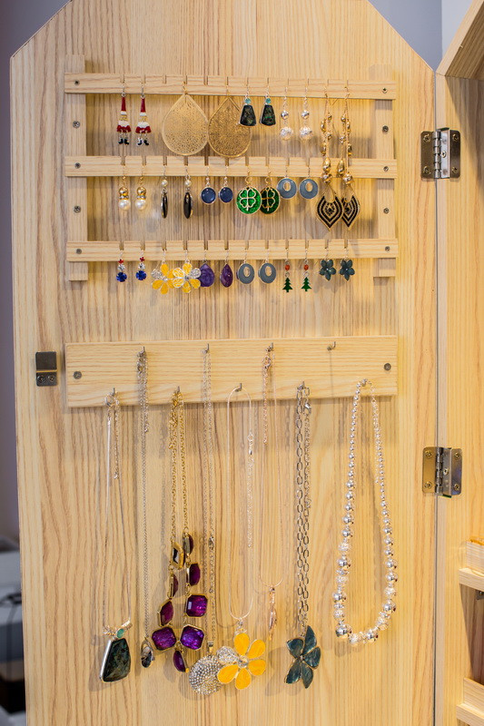 Jewelry Cabinet Stand on the table JC538