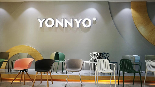 Modern upholst soft cloth fabric dinning chair armchair