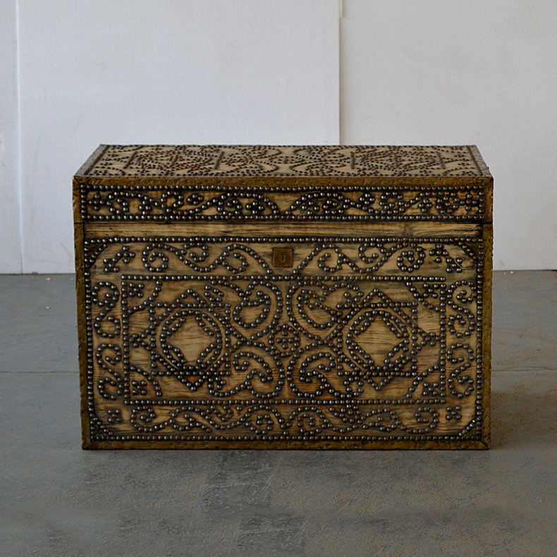 NC0018 iron carving storage box