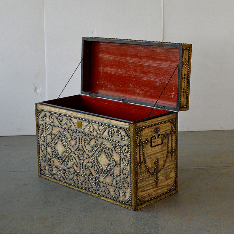 NC0018 iron carving storage box