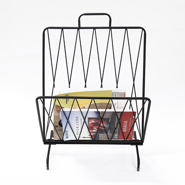 Foldable metal wire magazine newspaper diaplay rack with handle