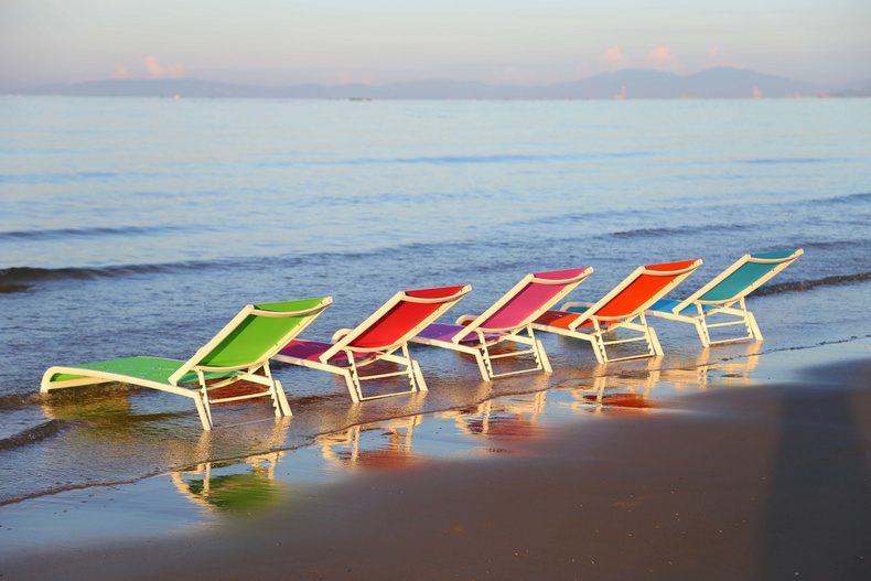 DORIS Lounge chairs