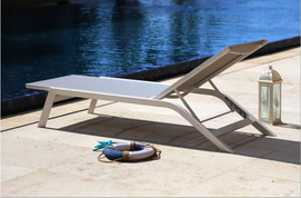 ZIMRI LOUNGE CHAIR