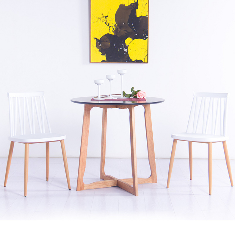 Special round dining room table