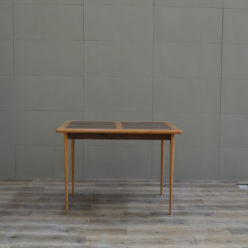 RCM10 Dining Table