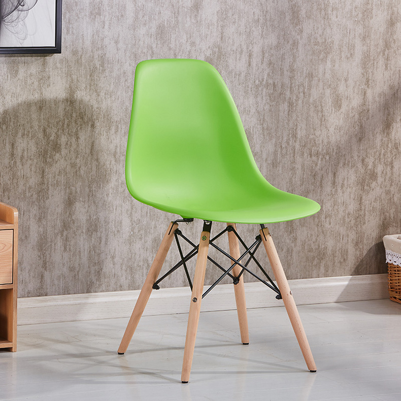 Eames Popular Plastic Wood Leg Dining Chair