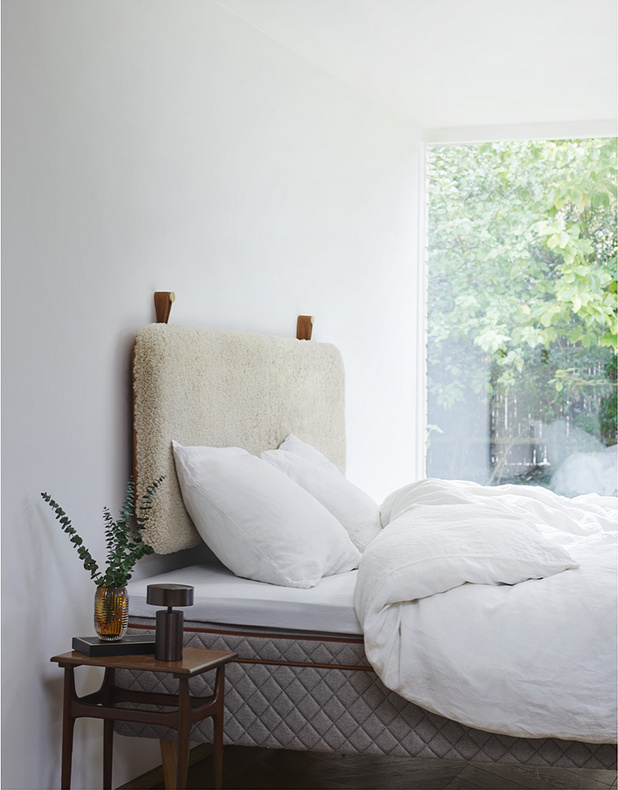 THE M HEADBOARD – BEIGE WOOL – SPECIAL EDITION