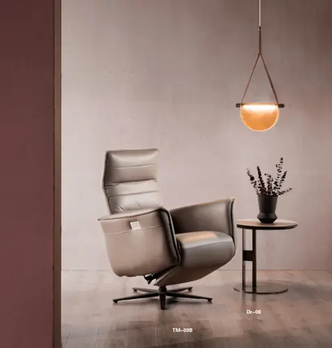 Modern Creative Fashinable Leather Office Boss Armchair