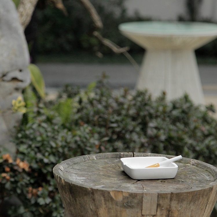 4-inch square shape solid color custom logo ashtrays small cigar ashtray