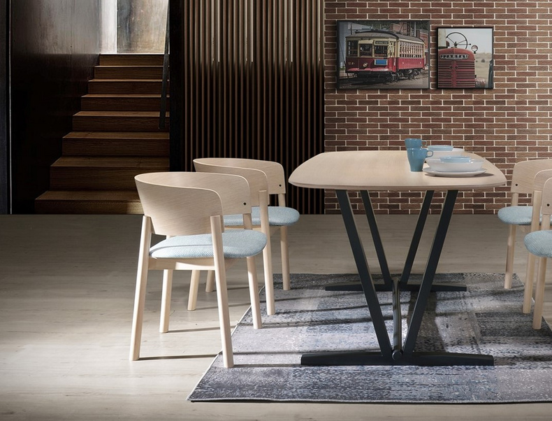 Hayon Dining Set