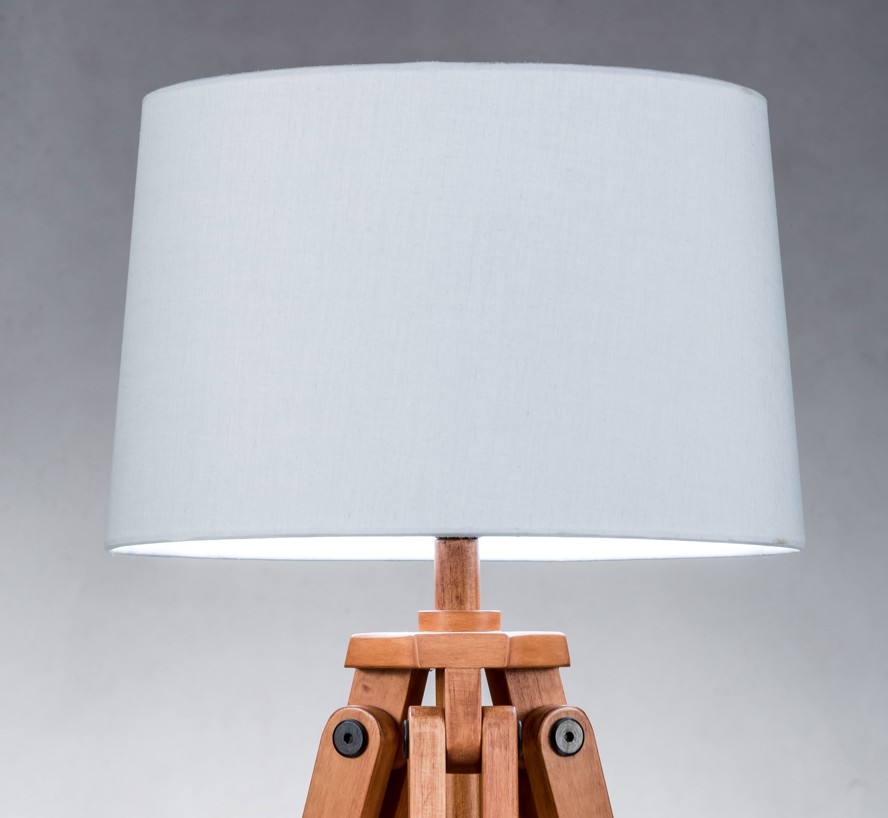MARINER WOODEN TRIPOD LAMP-1