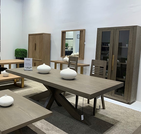 Solid Wood Dinning Table