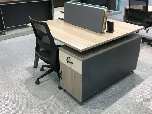 China Factory price E1 grade good quality MFC staff office table desks