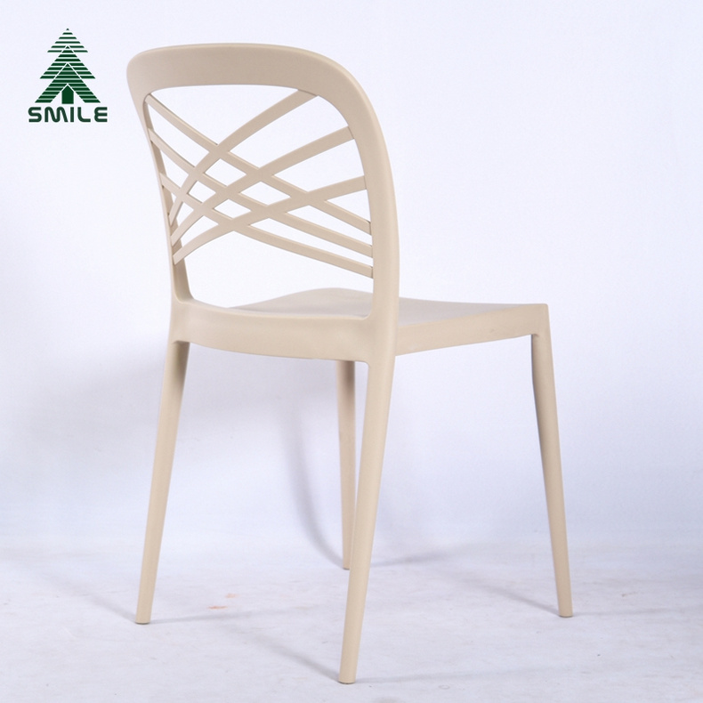 High Quality Modern Design For Dining Plastic Chair with Metal Legs