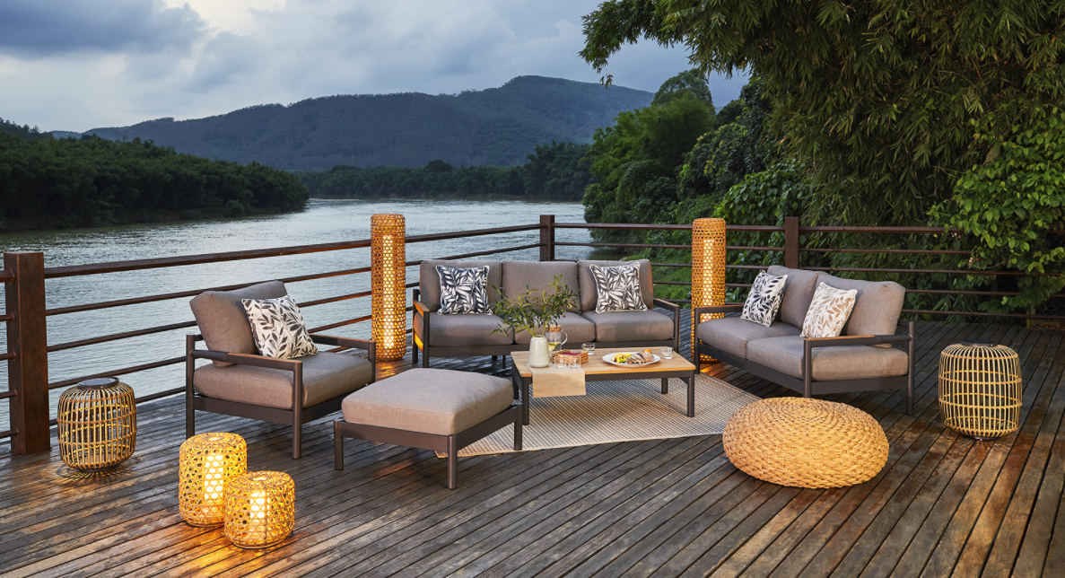 Constania Coffee Table