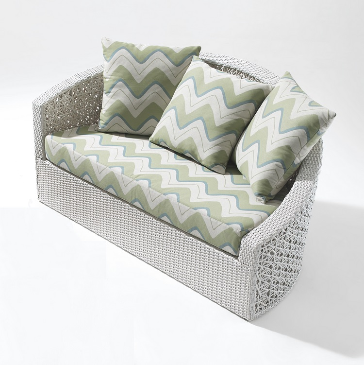 Vichy Round Daybed with Removable Ottoman