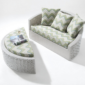 Vichy Round Daybed with Removable Ottoman