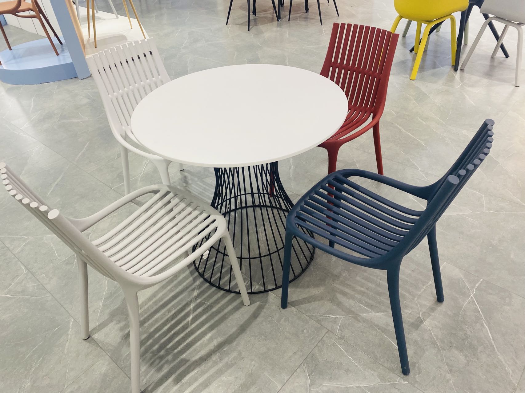 Round Side Cage Table