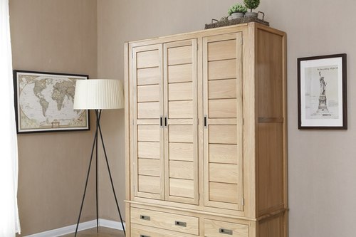 2021 New Design Modern Stye Natural Solid Oak Trigonal Wardrobe for Bedroom furniture