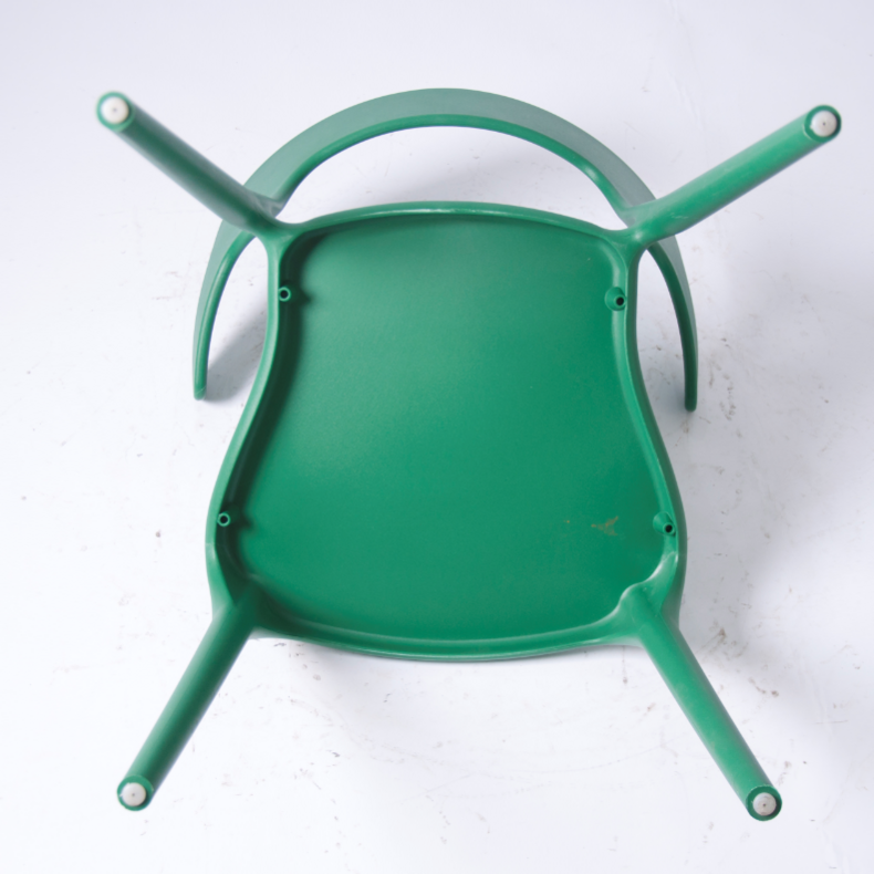 PLASTIC DINING CHAIR