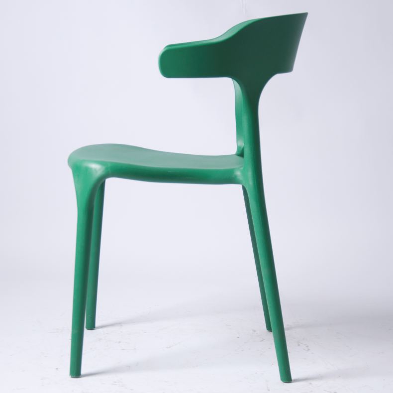 PLASTIC DINING CHAIR