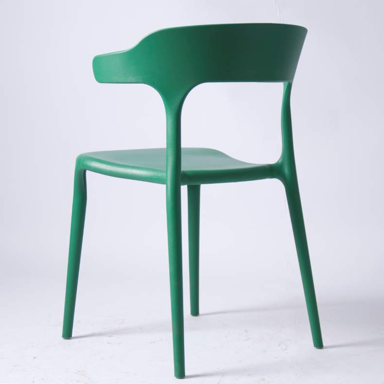 PLASTIC DINING CHAIR