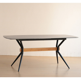 Eliot dining table