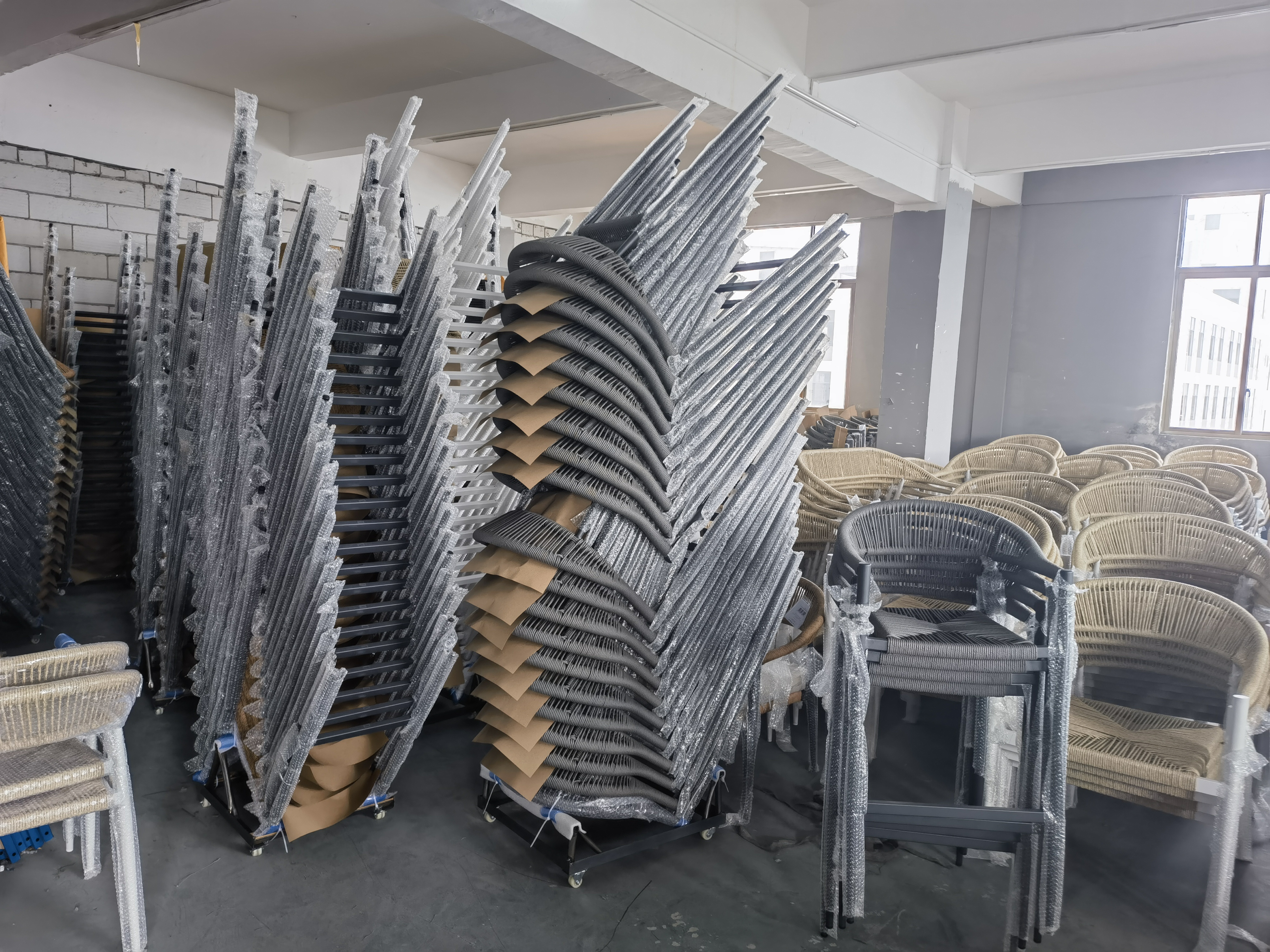 Almelo alum rattan bar chair with armrest-"T"foot K/D-AD602001B