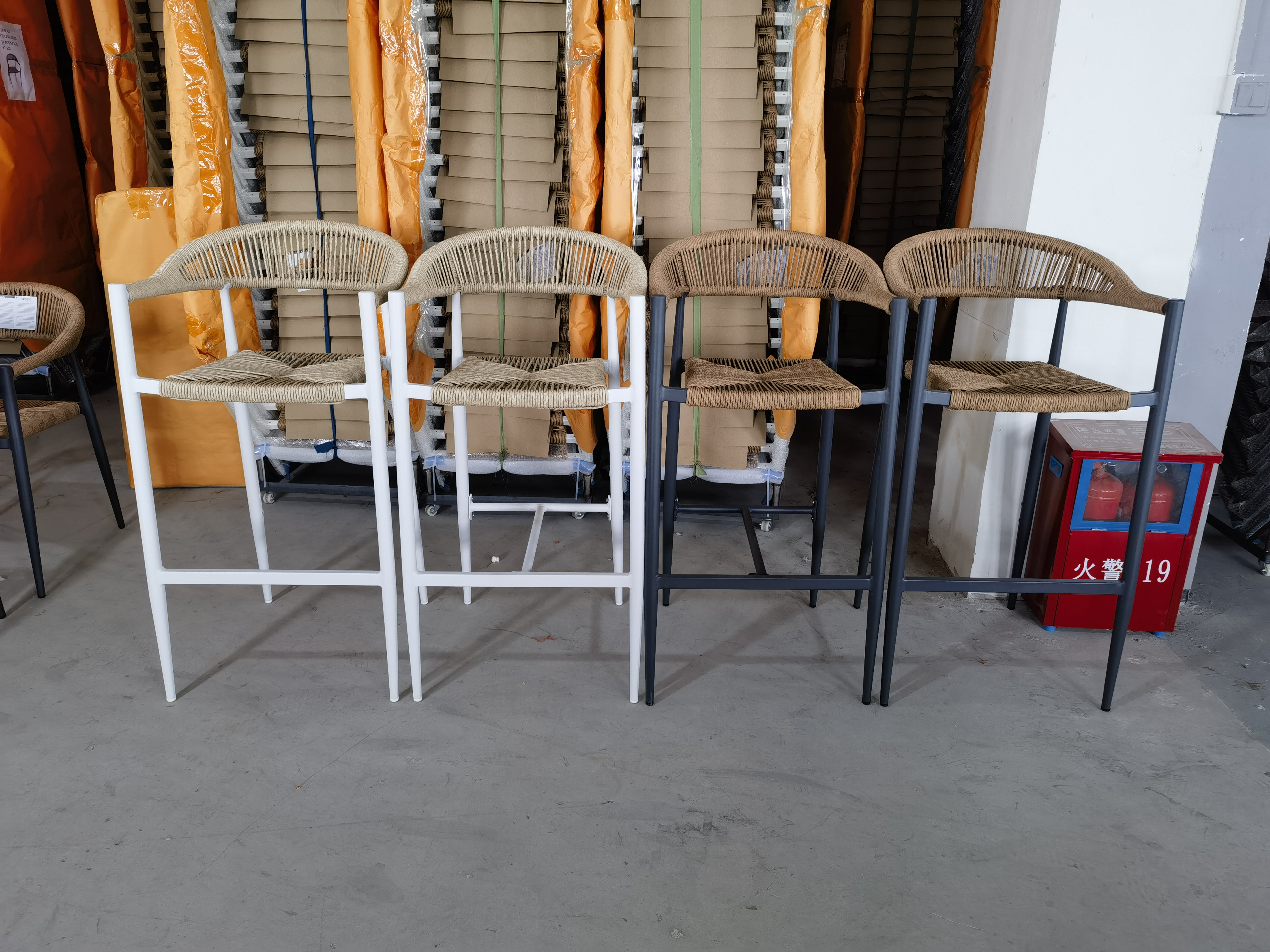 Almelo alum rattan bar chair with armrest-"T"foot K/D-AD602001B