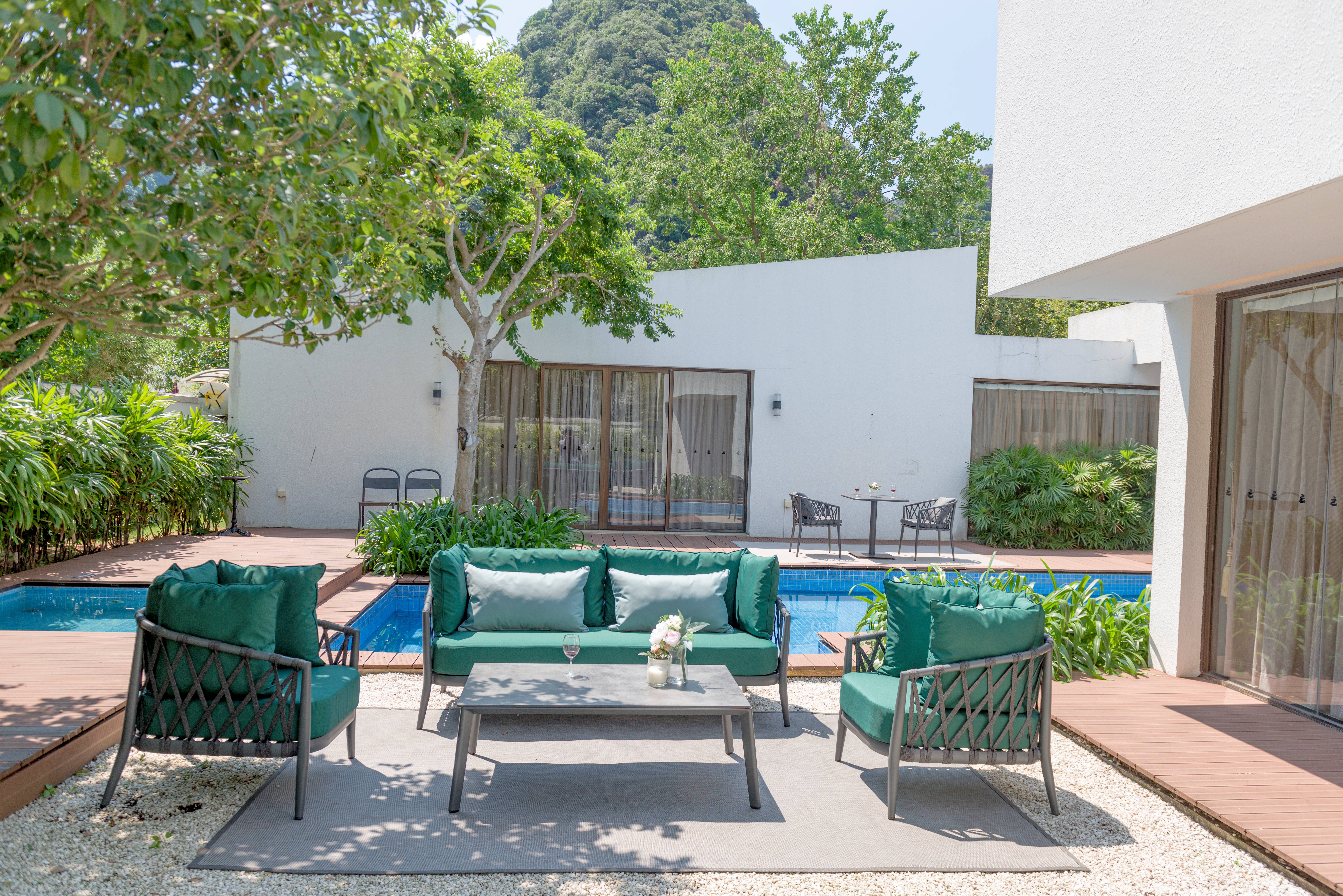 outdoor sofa (Furniture2025)