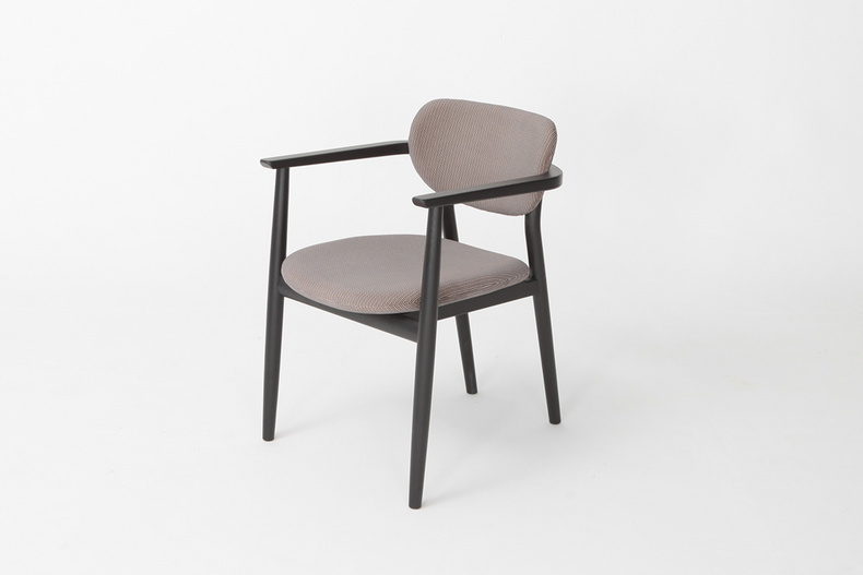 EASE Armchair