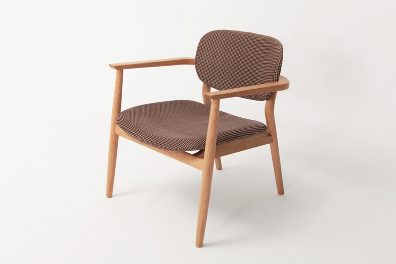 EASE Lounge Chair